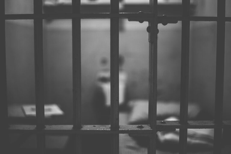 Frik and Peter in Jail